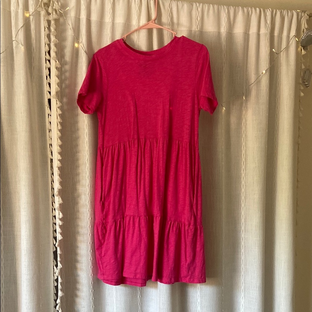 Women’s hot pink GAP dress